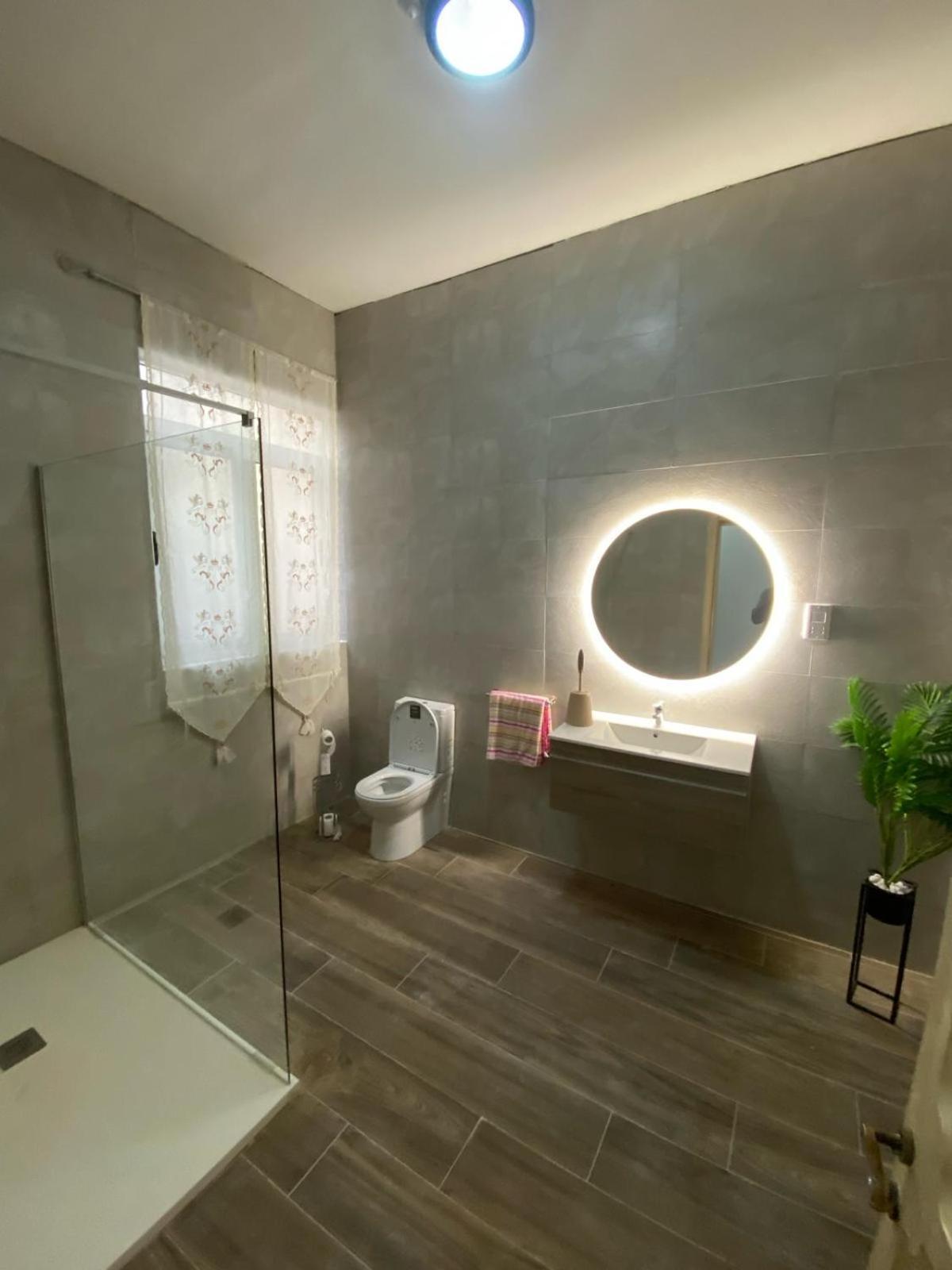Bright And Airy Room, Shared Bathroom, St Julians Alloggio in famiglia San Giuliano
