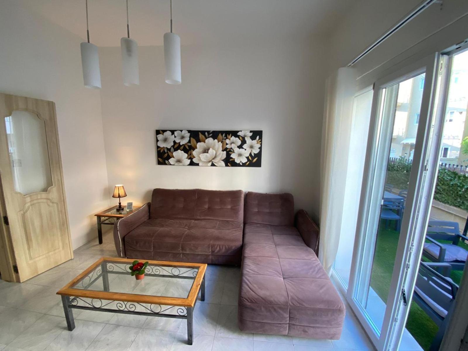 Bright And Airy Room, Shared Bathroom, St Julians *